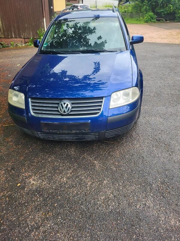 Blau Gebraucht 2004 VW Passat Kombi | 650 € (Superpreis) - Bild 1/4