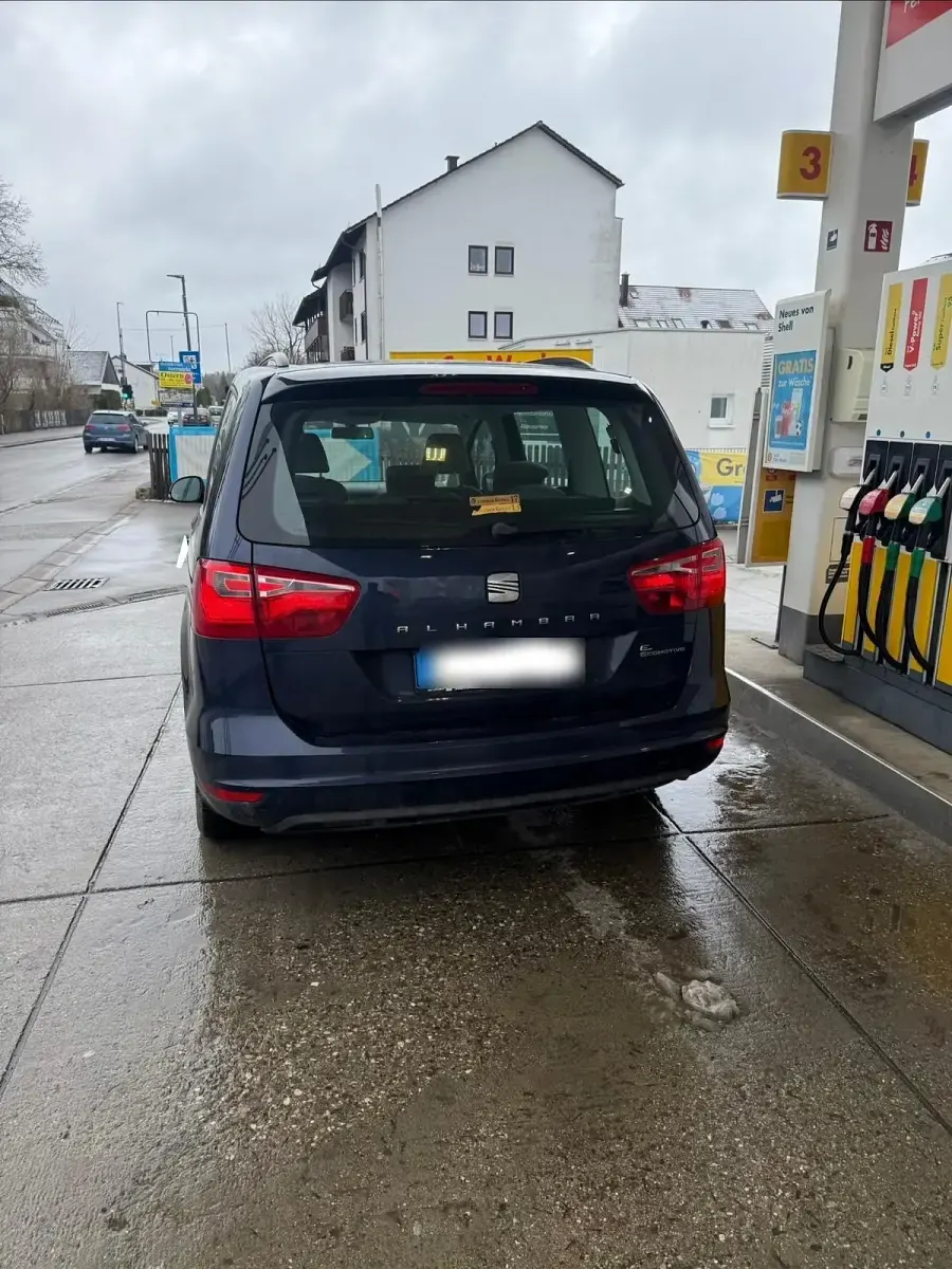 Second-hand Seat Alhambra 140 CP (102 kW) 2012 Albastru Monovolum