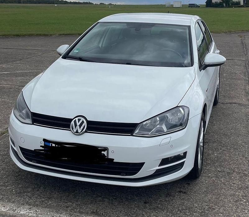 Weiß Gebraucht 2014 VW Golf Cup Limousine | 7.740 € (Fairer Preis) - Bild 1/4