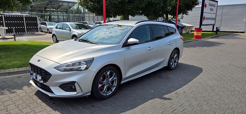 Silber Gebraucht 2020 Ford Focus ST-Line X Kombi | 20.299 € (Teuer) - Bild 1/4