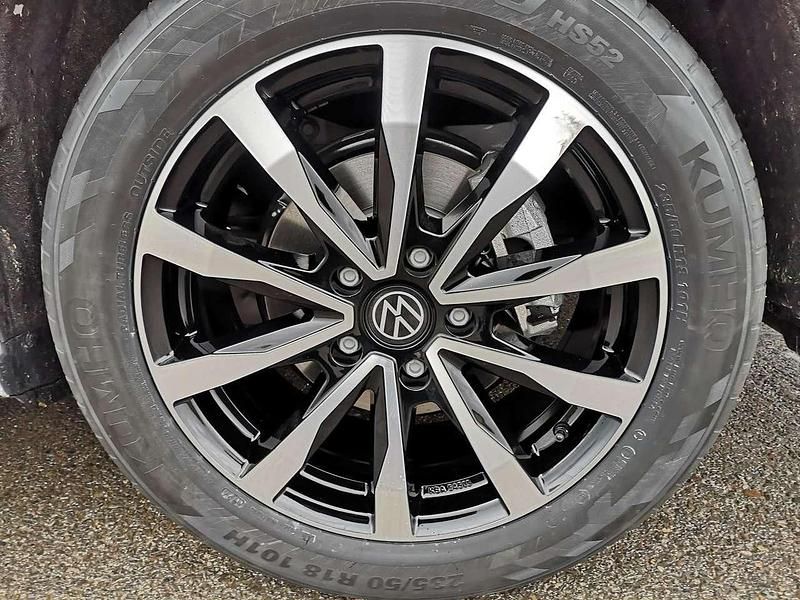 Neu VW Multivan Edition 150 PS (110 kW) 2025 Grau Van