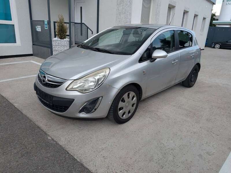 Silber Gebraucht 2011 Opel Corsa Selection Kleinwagen | 1.950 € (Guter Preis) - Bild 1/4