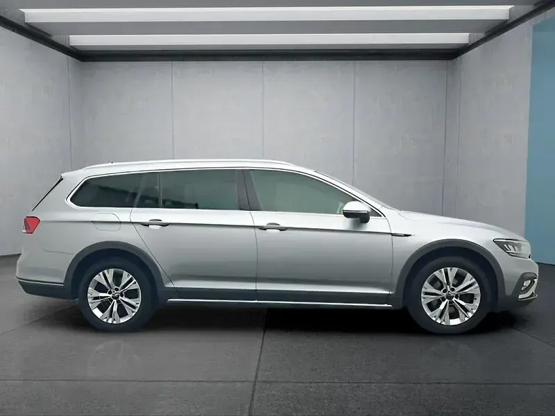Gebraucht VW Passat 200 PS (147 kW) 2022 Silber Kombi