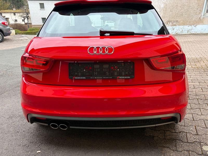 Gebraucht Audi A1 Admired 122 PS (89 kW) 2014 Rot Kleinwagen