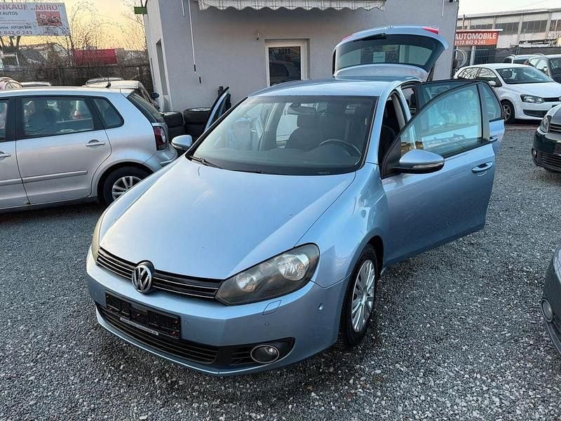 Gebraucht VW Golf VI Team 105 PS (77 kW) 2010 Blau Kleinwagen