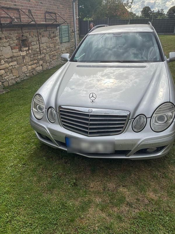 Silber Gebraucht 2007 Mercedes E280 Classic Kombi | 3.800 € (Teuer) - Bild 1/4