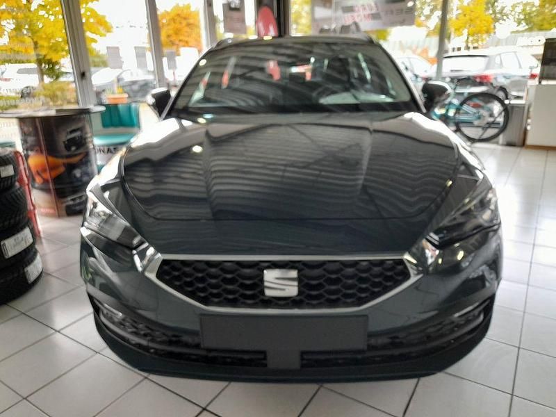 Neu Seat Leon Style 116 PS (85 kW) 2025 Blau Limousine