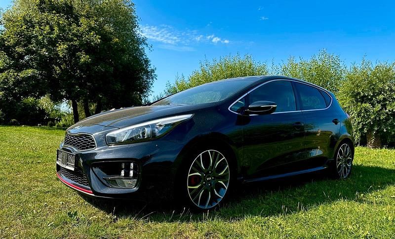 Schwarz Gebraucht 2015 Kia Ceed GT 2 Limousine | 10.399 € (Fairer Preis) - Bild 1/4