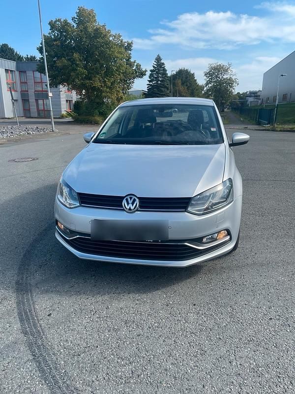 Gebraucht VW Polo 90 PS (66 kW) 2015 Silber Kleinwagen