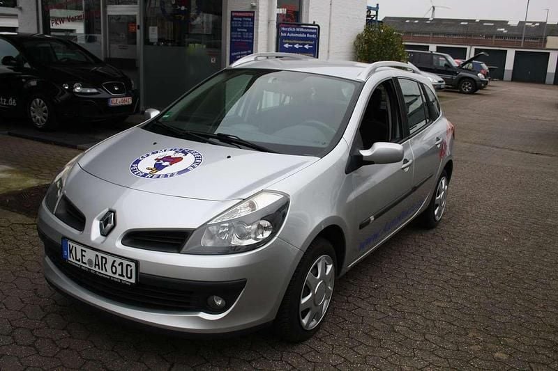 Platingrau Gebraucht 2008 Renault Clio GrandTour Kombi | 3.490 € (Teuer) - Bild 1/4