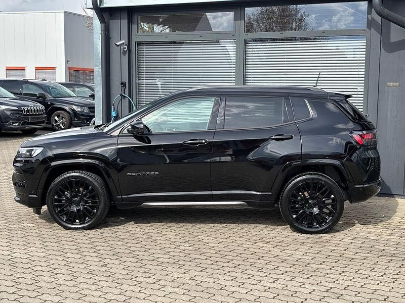 Gebraucht Jeep Compass Altitude 131 PS (96 kW) 2024 Solid black SUV