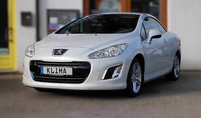 Lack weiss perlglänzend/metal Gebraucht 2014 Peugeot 308 CC Active Cabrio | 7.990 € (Etwas zu teuer) - Bild 1/4