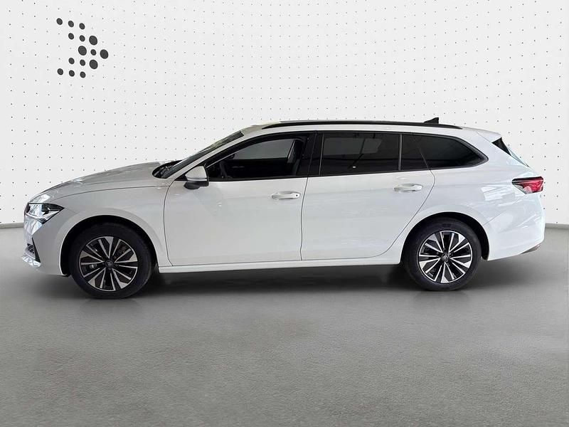 Neu Skoda Superb Selection 200 PS (147 kW) 2025 Kristallweiß uni Kombi