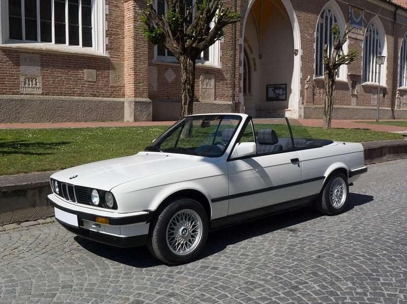 Weiß Gebraucht 1990 BMW 320 Cabriolet Sport Line Cabrio | 22.320 € - Bild 1/4