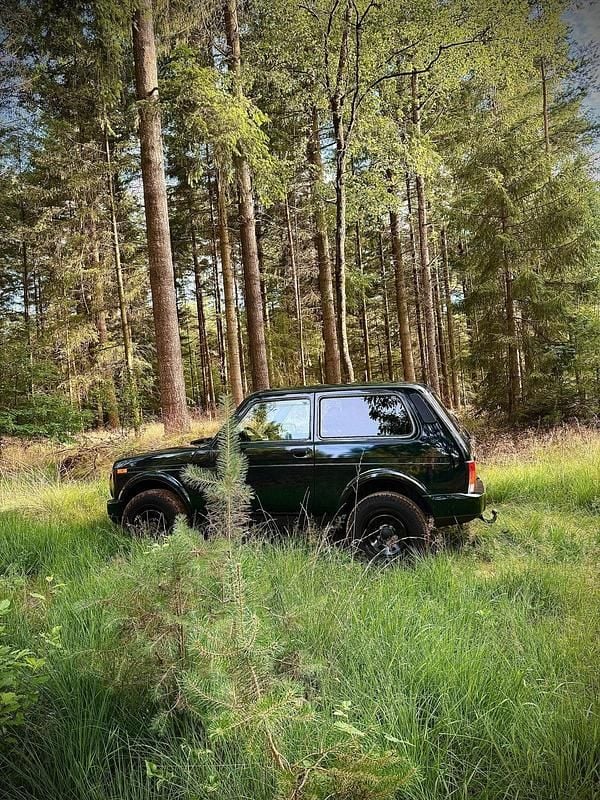 Gebraucht Lada Urban 83 PS (61 kW) 2018 Grün SUV