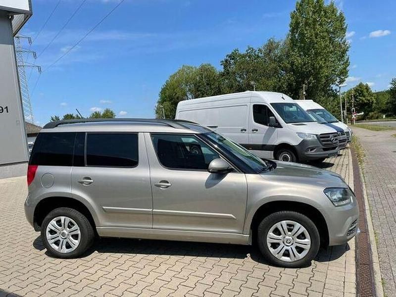 Gebraucht Skoda Yeti Cool Edition 140 PS (102 kW) 2016 Beige SUV