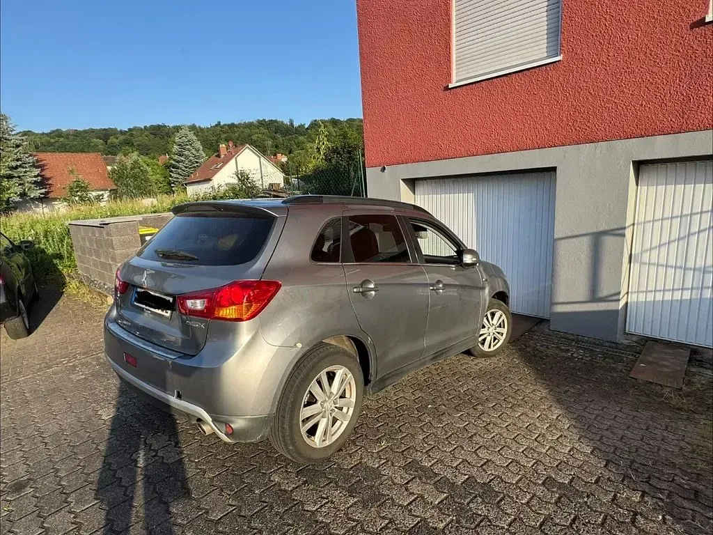 Gebraucht Mitsubishi ASX Intense 150 PS (110 kW) 2011 Silber SUV