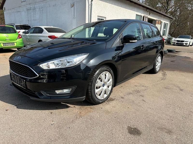 Gebraucht Ford Focus Business Edition 125 PS (91 kW) 2016 Schwarz Limousine