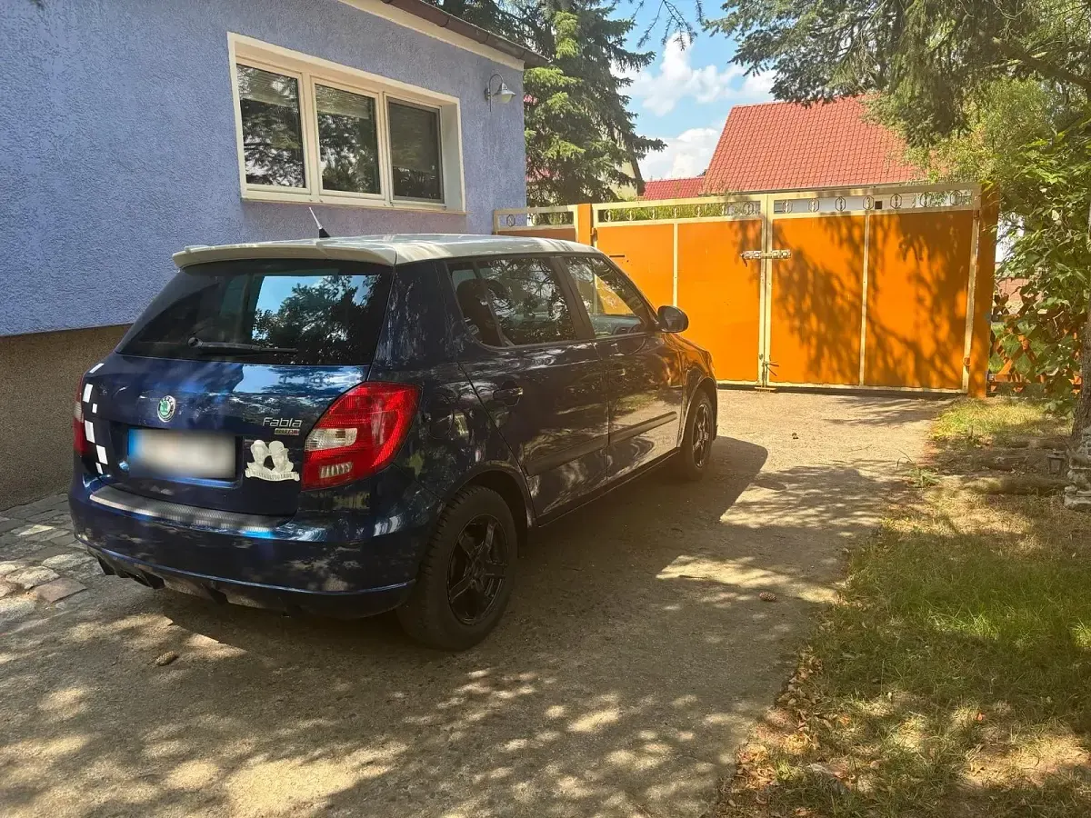 Gebraucht Skoda Fabia 70 PS (51 kW) 2011 Blau Kleinwagen