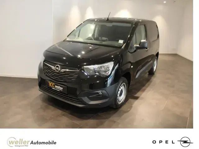 Jade weiss/arktis weiss Gebraucht 2021 Opel Combo Edition Van / Kleinbus | 15.980 € (Etwas zu teuer) - Bild 1/4