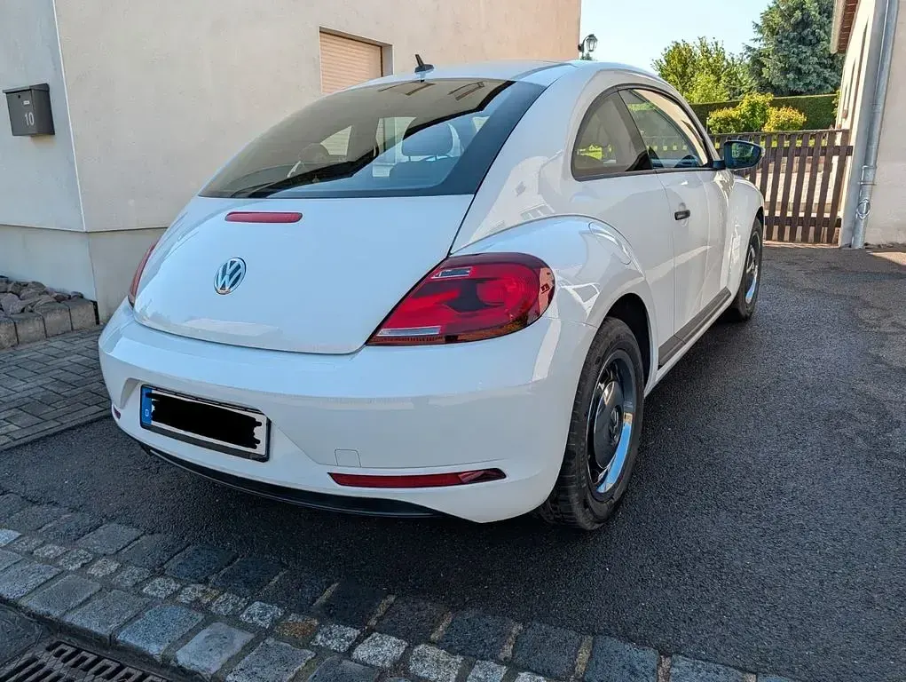 Gebraucht VW Beetle 105 PS (77 kW) 2016 Weiß Kleinwagen