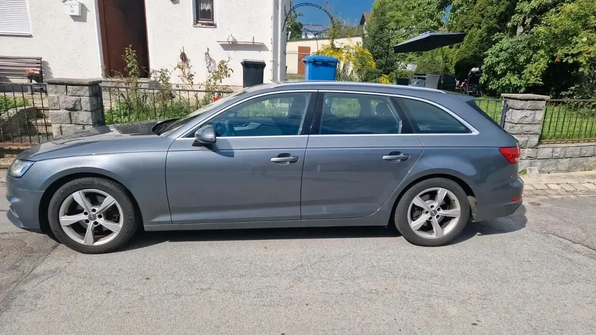 Gebraucht Audi A4 Sport 150 PS (110 kW) 2019 Grau Kombi
