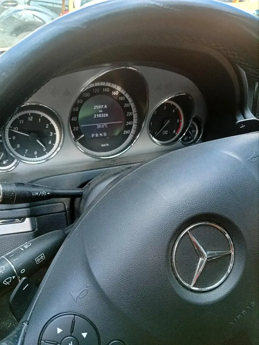 Gebraucht Mercedes E350 265 PS (194 kW) 2011 Weiß Coupé