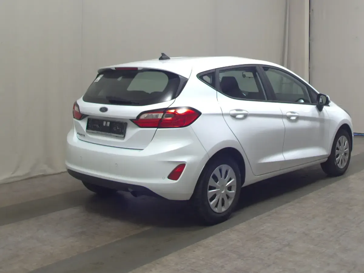 Gebraucht Ford Fiesta Cool & Connect 75 PS (55 kW) 2023 Weiss Kleinwagen
