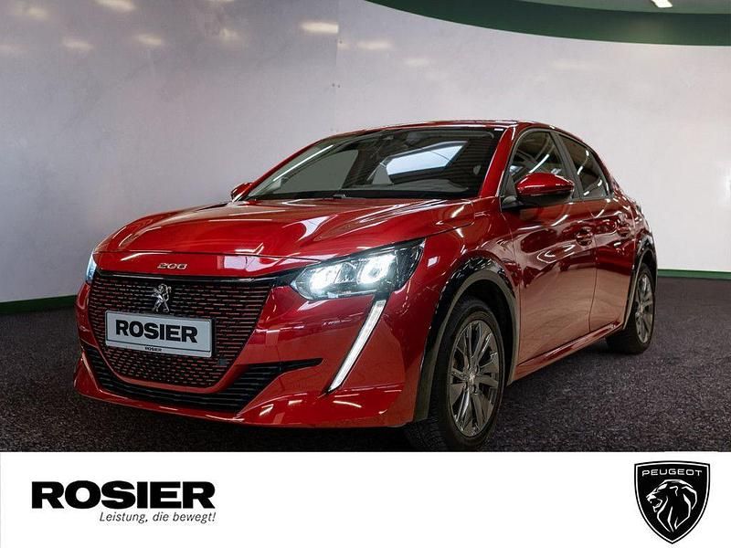 Rot Gebraucht 2021 Peugeot e-208 Active Kleinwagen | 14.484 € (Fairer Preis) - Bild 1/4