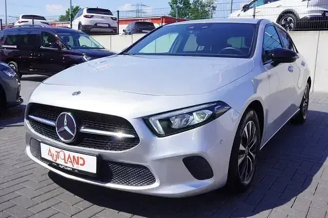Gebraucht Mercedes A180 136 PS (100 kW) 2021 Silber Limousine