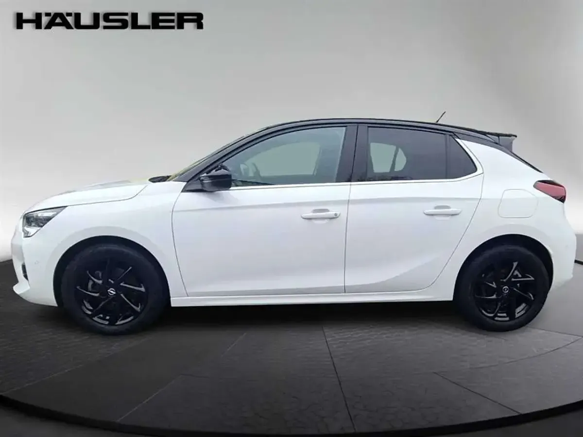Gebraucht Opel Corsa Ultimate 131 PS (96 kW) 2022 Jade weiss/arktis weiss Kleinwagen