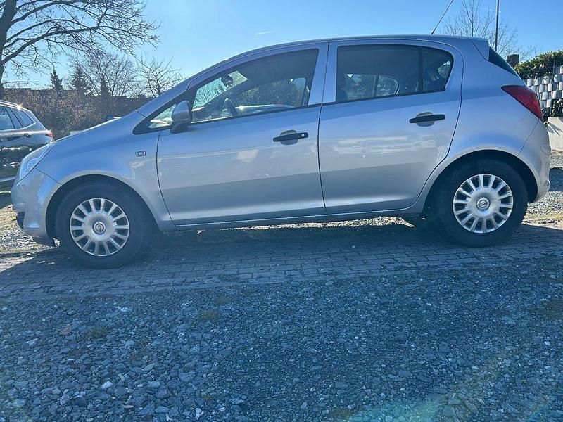 Gebraucht Opel Corsa Selection 80 PS (58 kW) 2009 Silber Kleinwagen