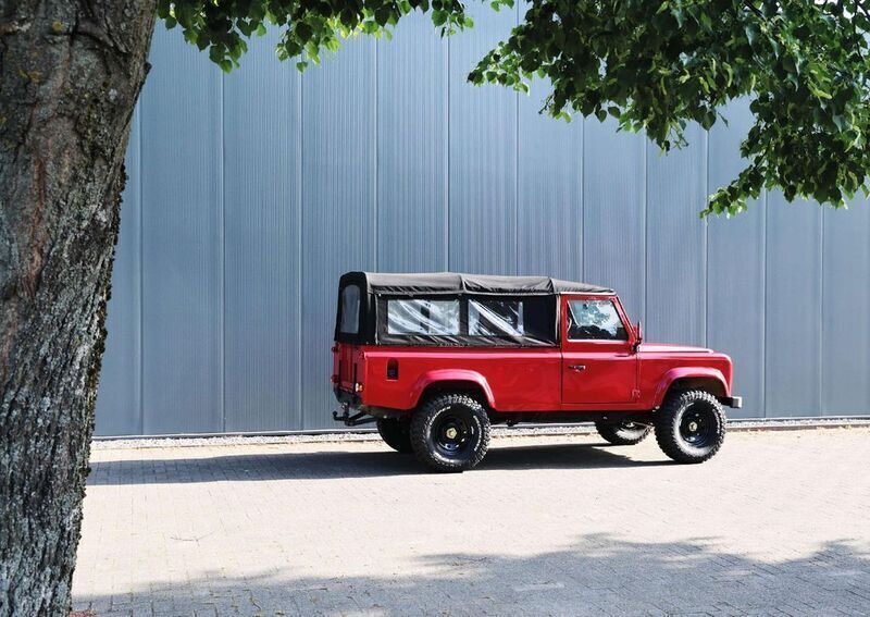 Gebraucht Land Rover Defender 137 PS (100 kW) 1989 Rot SUV