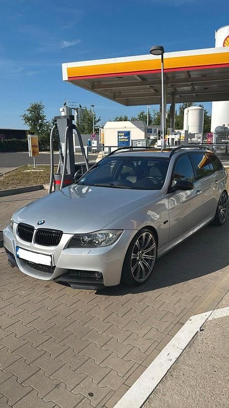 Silber Gebraucht 2006 BMW 335 Performance Kombi | 13.999 € (Fairer Preis) - Bild 1/4