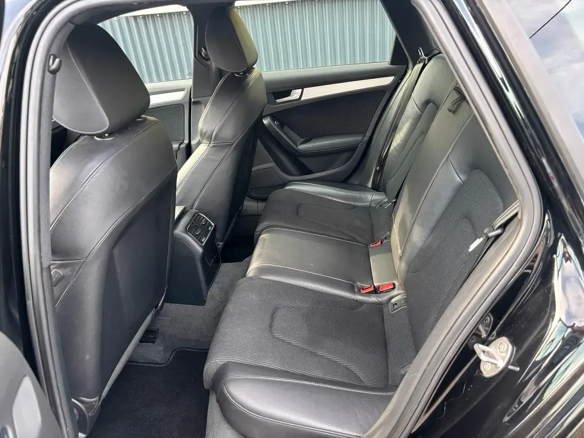 Używany Audi A4 S-Line 143 KM (105 kW) 2014 Czarny Kombi