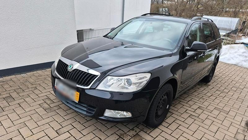 Gebraucht Skoda Octavia 105 PS (77 kW) 2012 Kombi