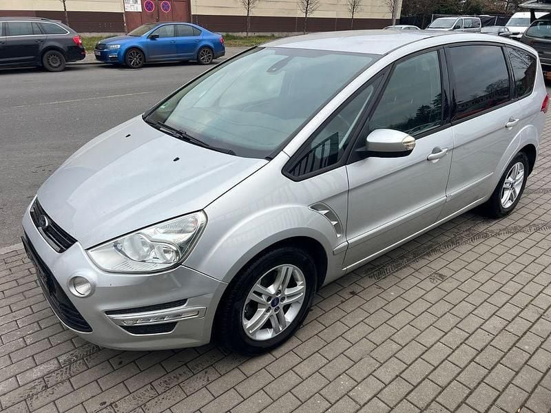Silber Gebraucht 2014 Ford S-MAX S Van / Kleinbus | 4.800 € (Guter Preis) - Bild 1/4