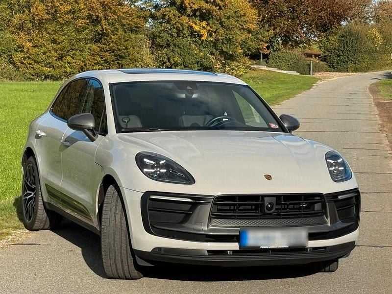 Beige Gebraucht 2024 Porsche Macan SUV | 75.500 € (Teuer) - Bild 1/4