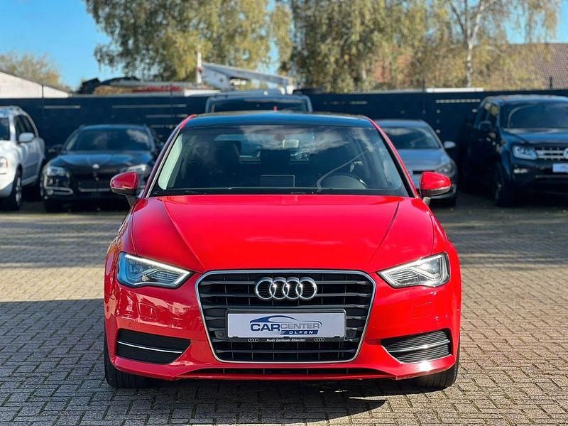 Gebraucht Audi A3 Ambiente 150 PS (110 kW) 2016 Rot Limousine