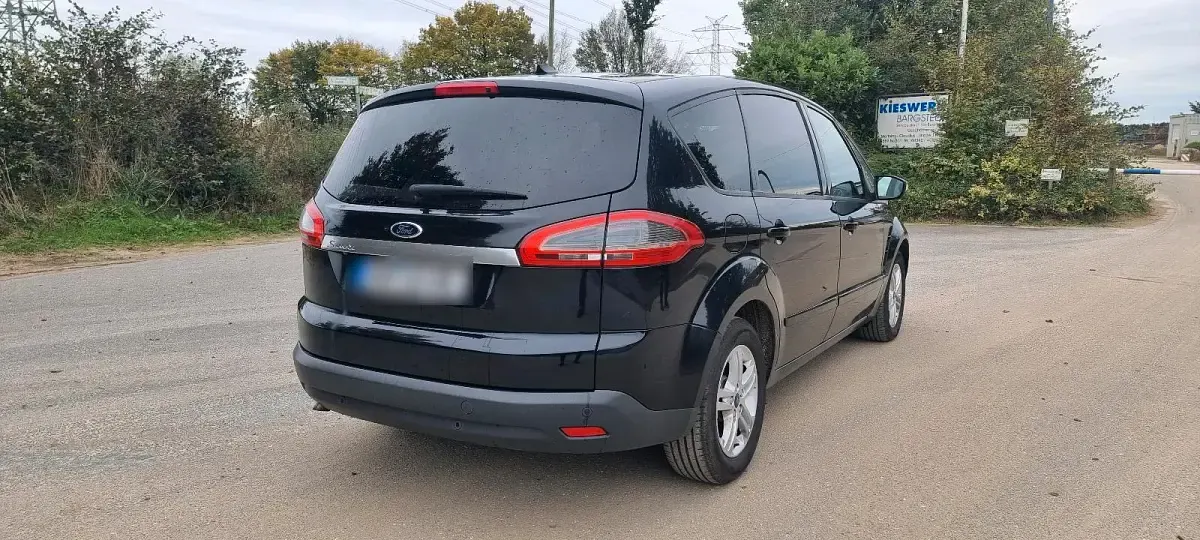 Gebraucht Ford S-MAX Business Edition 140 PS (102 kW) 2026 Schwarz Van / Kleinbus