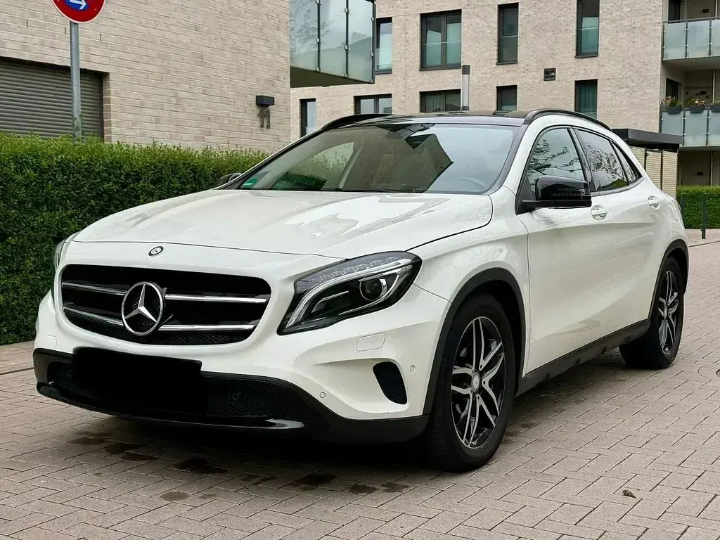 Gebraucht Mercedes GLA220 170 PS (125 kW) 2014 Weiß SUV