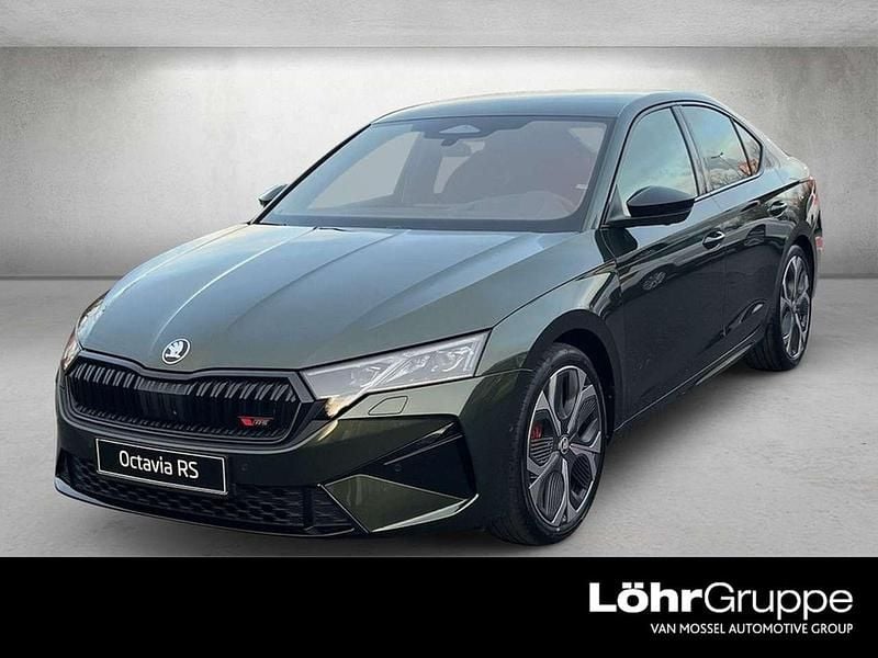 Neu Skoda Octavia RS 265 PS (194 kW) 2026 Khakigrün metallic Coupé