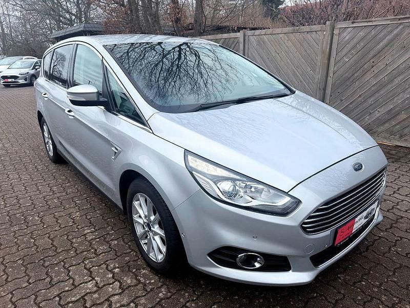 Gebraucht Ford S-MAX Titanium 150 PS (110 kW) 2015 Silber Van / Kleinbus
