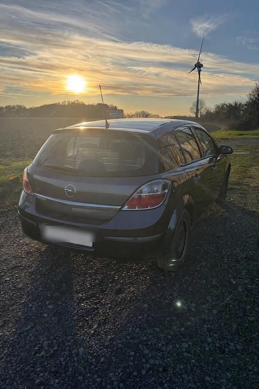 Gebraucht Opel Astra 90 PS (66 kW) 2009 Grau Kleinwagen