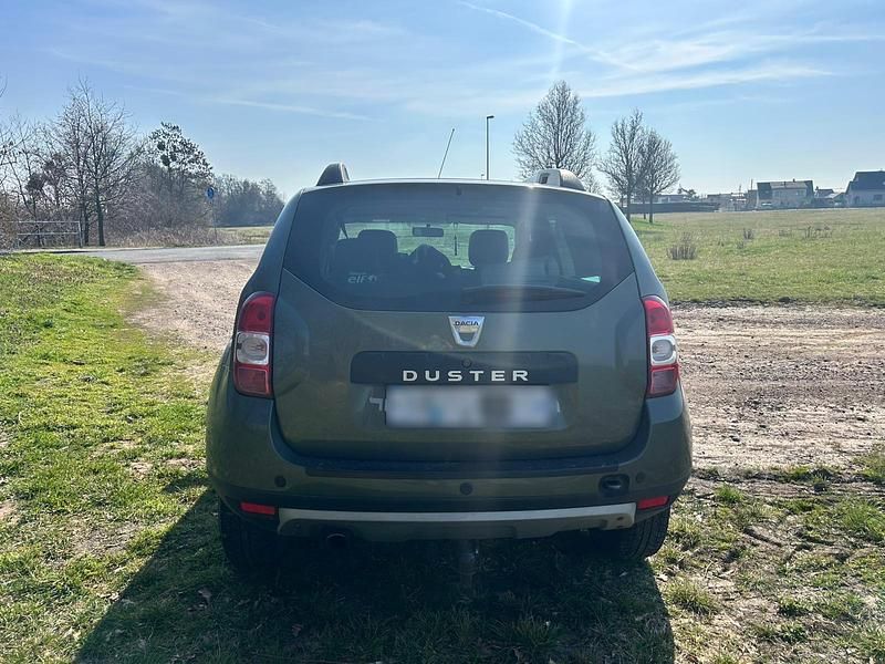 Gebraucht Dacia Duster 125 PS (91 kW) 2014 Grün SUV