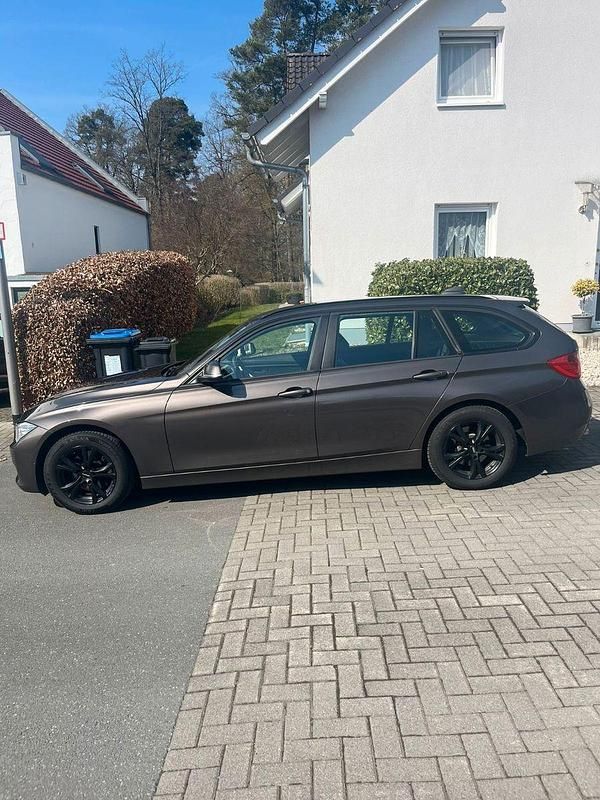 Gebraucht BMW 320 184 PS (135 kW) 2013 Braun Kombi