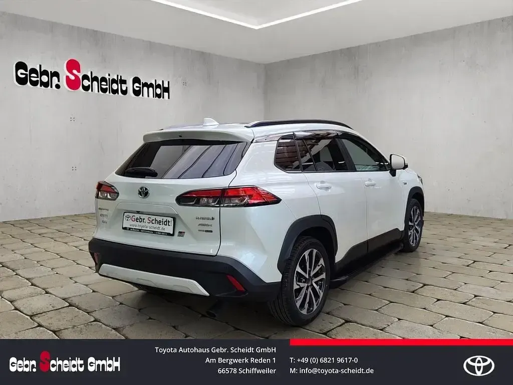 Gebraucht Toyota Corolla Cross Basis 197 PS (144 kW) 2023 Weiß SUV