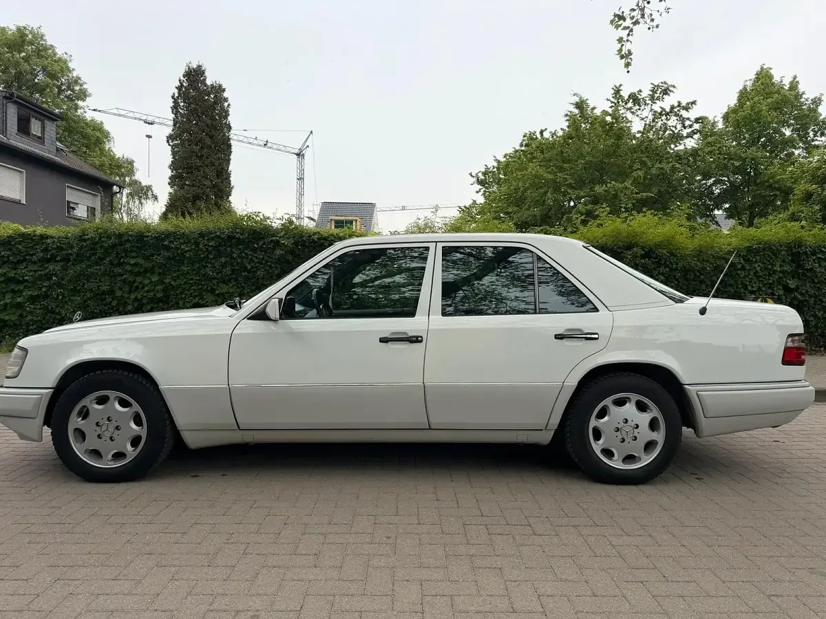 Brugt Mercedes E280 1994 Hvid Sedan