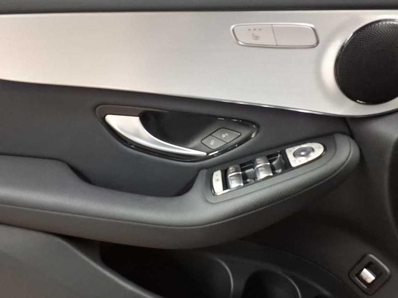 Gebraucht Mercedes GLC300e 211 PS (155 kW) 2021 Schwarz SUV