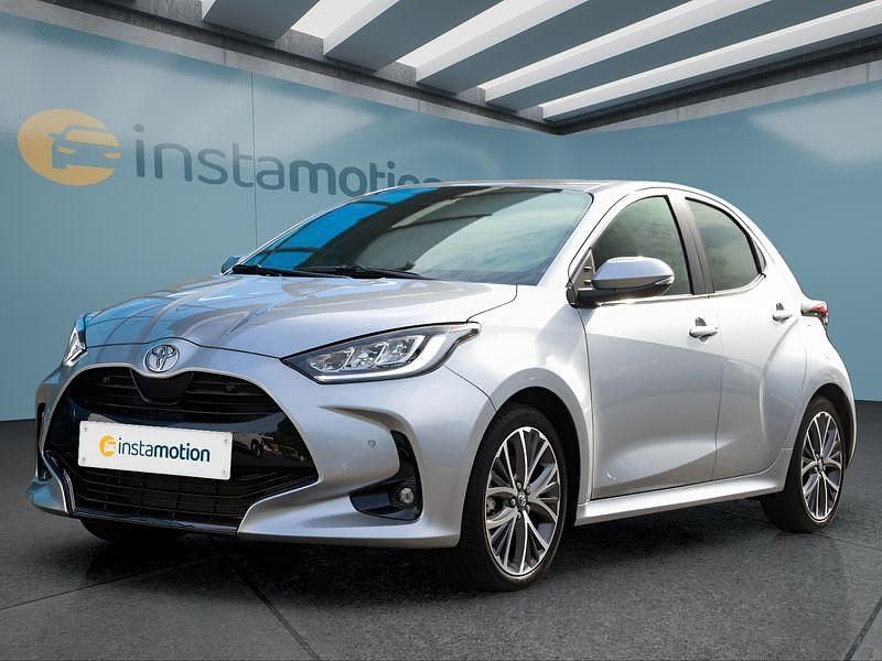 Silber Gebraucht 2024 Toyota Yaris Hybrid Executive Kleinwagen | 25.549 € (Etwas zu teuer) - Bild 1/4